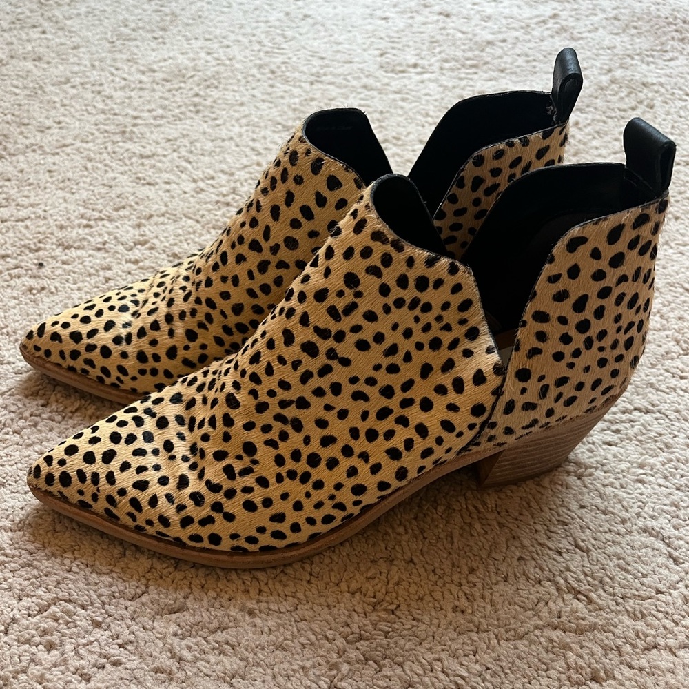 Dolce Vita Slip-On Sonni Pointed Toe Bootie
